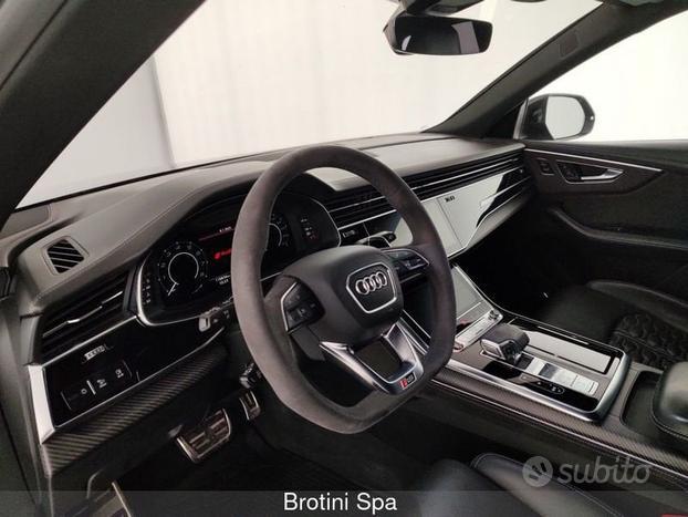 Audi Q8 RS TFSI V8 quattro tiptronic