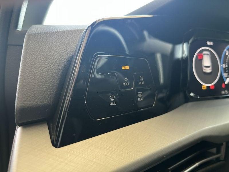 Volkswagen Golf Golf 2.0 TDI SCR Life * PROMO *