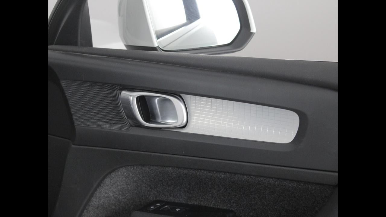 VOLVO XC40 - XC40 1.5 t5 phev Inscription Expression auto my21
