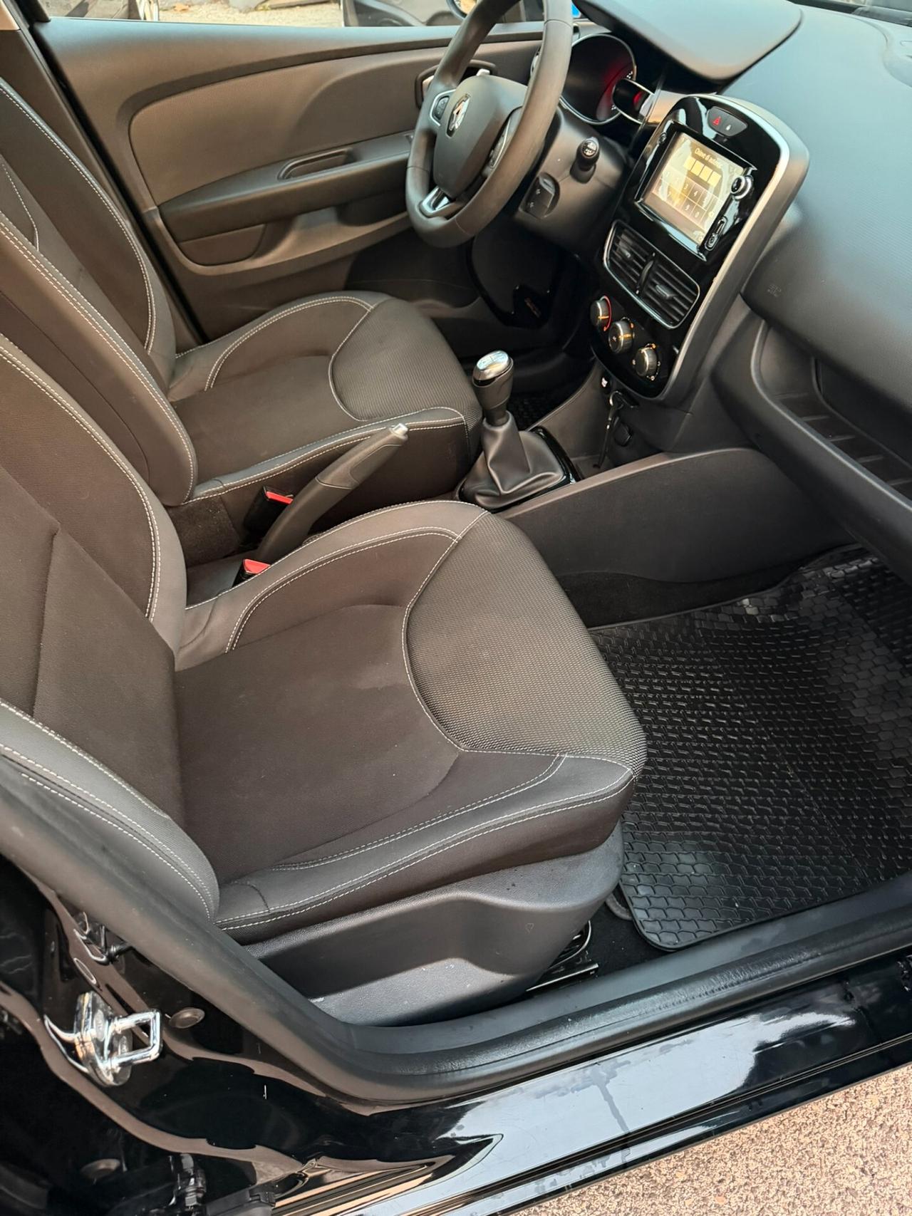 Renault Clio 1.2 75CV 5 porte Zen