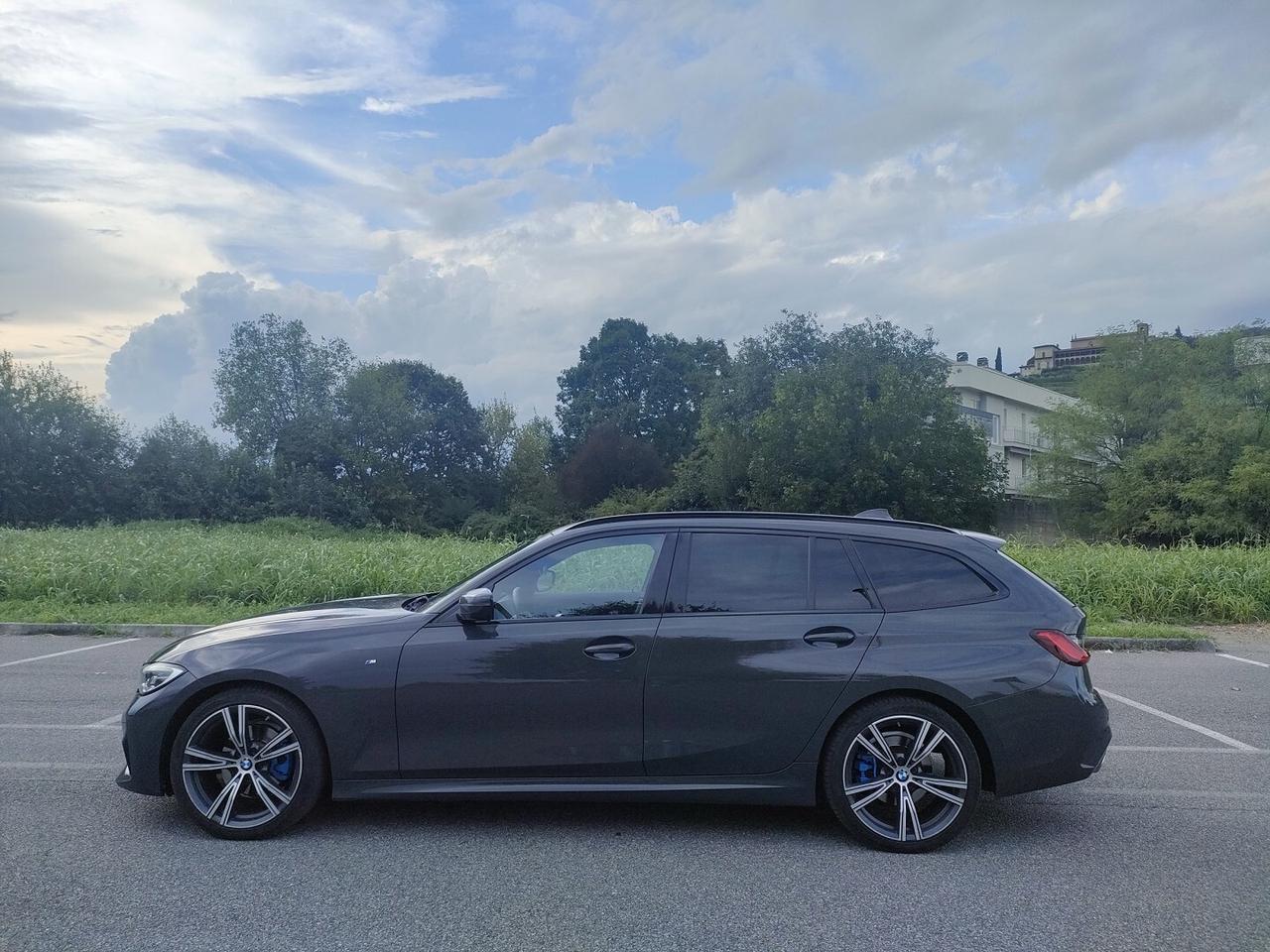 BMW 320d Touring mhev 48V xdrive Msport