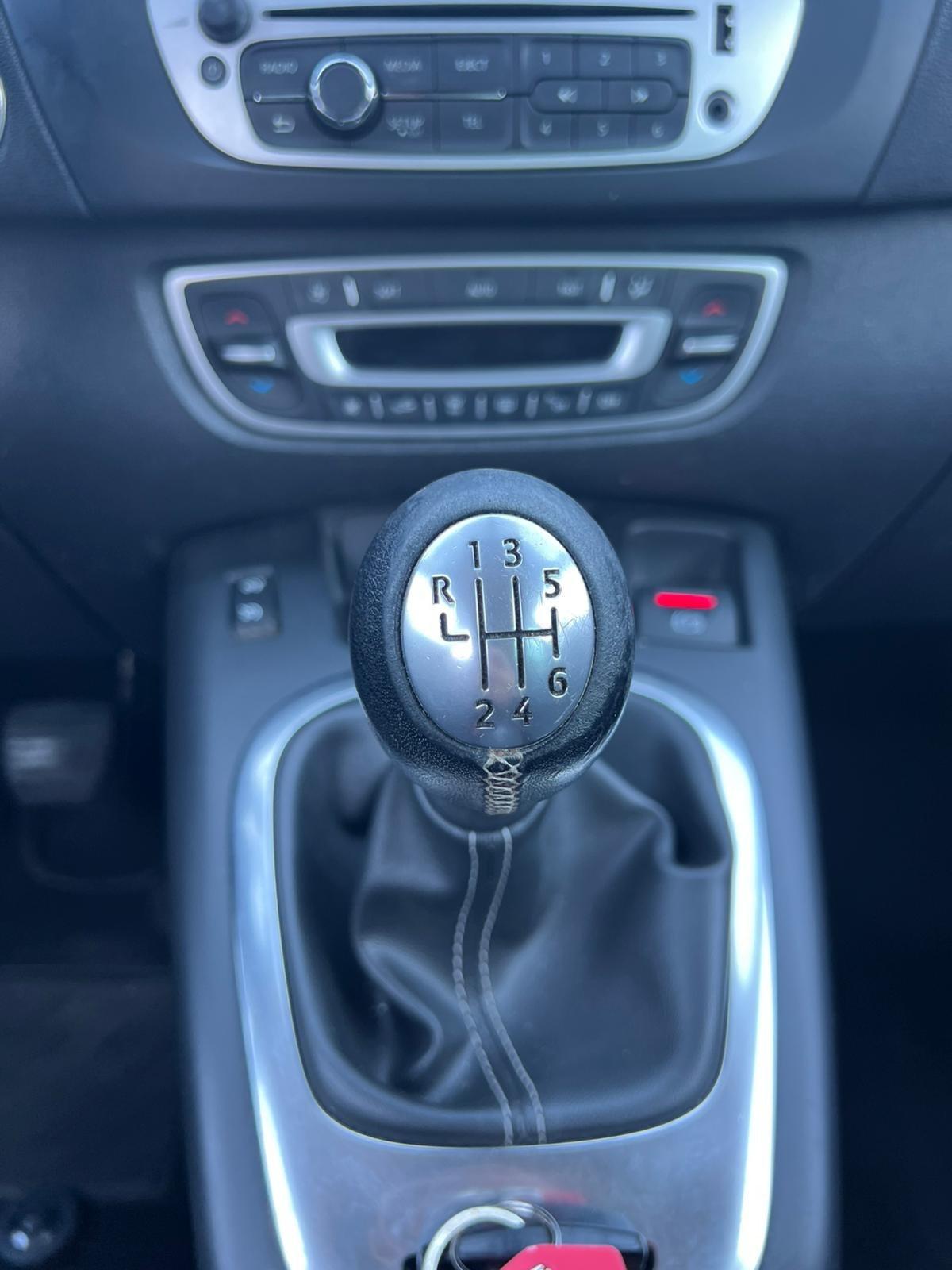 Renault Scenic Scénic XMod 1.5 dCi 2012