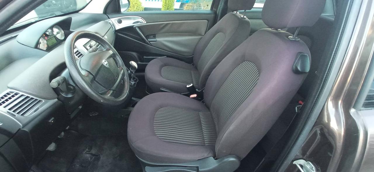 Lancia Ypsilon 1.4 Argento Ecochic GPL