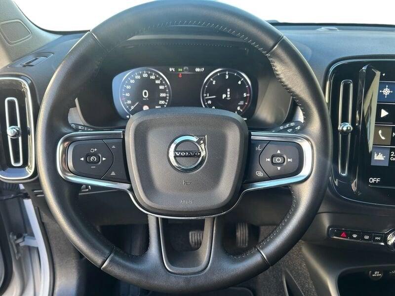 Volvo XC40 D3 150 CV Automatica Momentum Pro