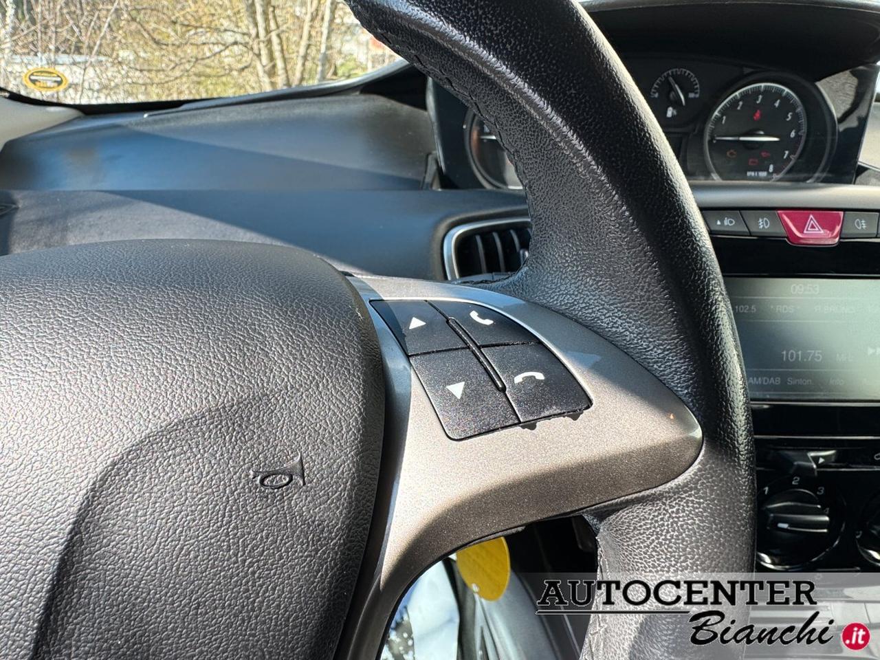 Lancia Ypsilon 5 Porte 1.0 firefly hybrid Gold s&s 70cv