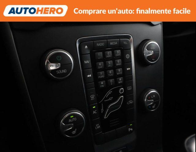 VOLVO V40 D3 Momentum