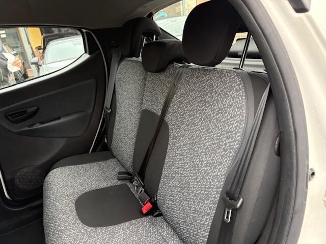 Lancia Ypsilon 1.0 FireFly 5 porte S&S Hybrid Alberta Ferretti