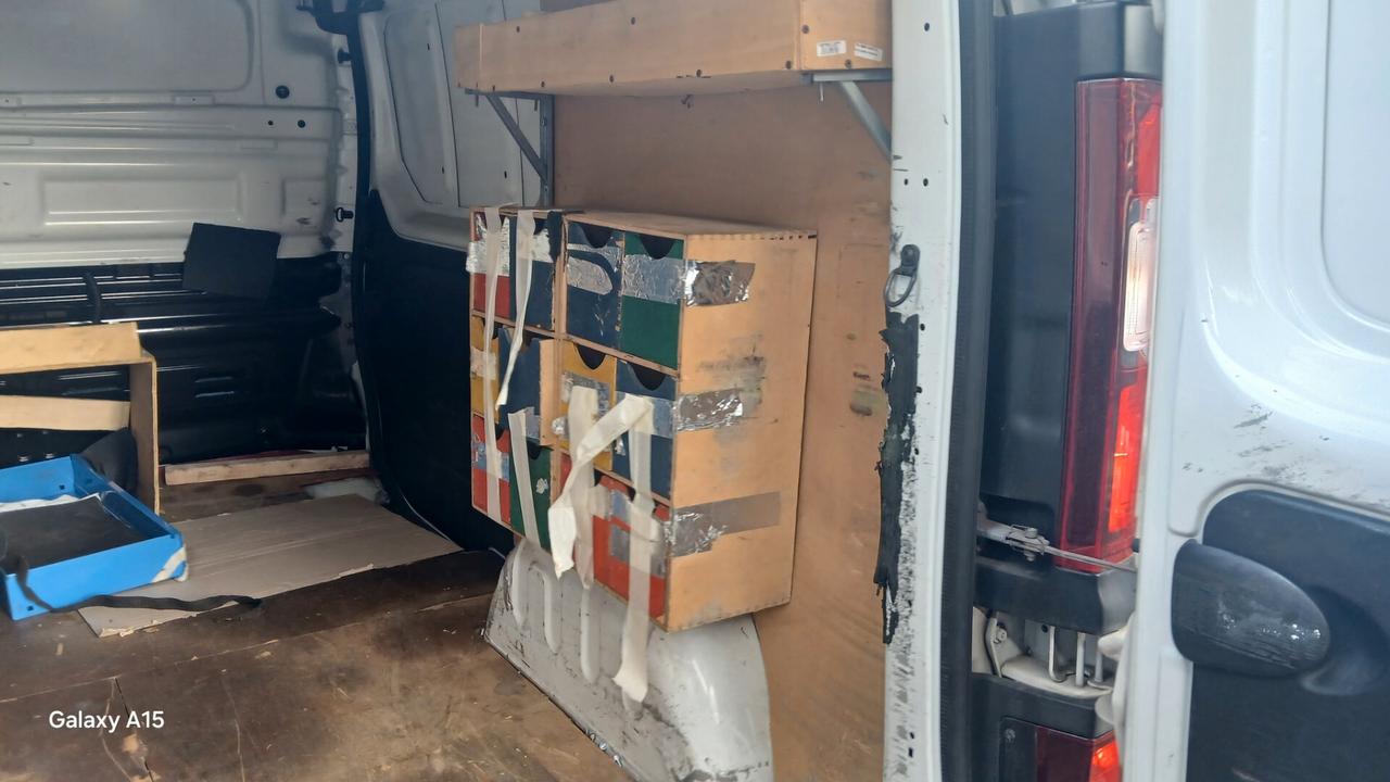 Renault Trafic T27 2.0 dCi 120CV PASSO LUNGO