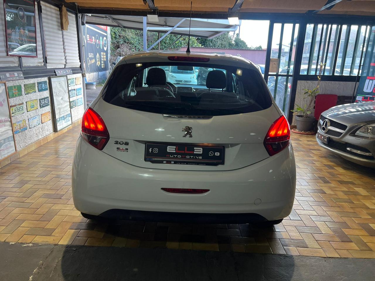 Peugeot 208 1.6 HDi 75 CV 90000 KM
