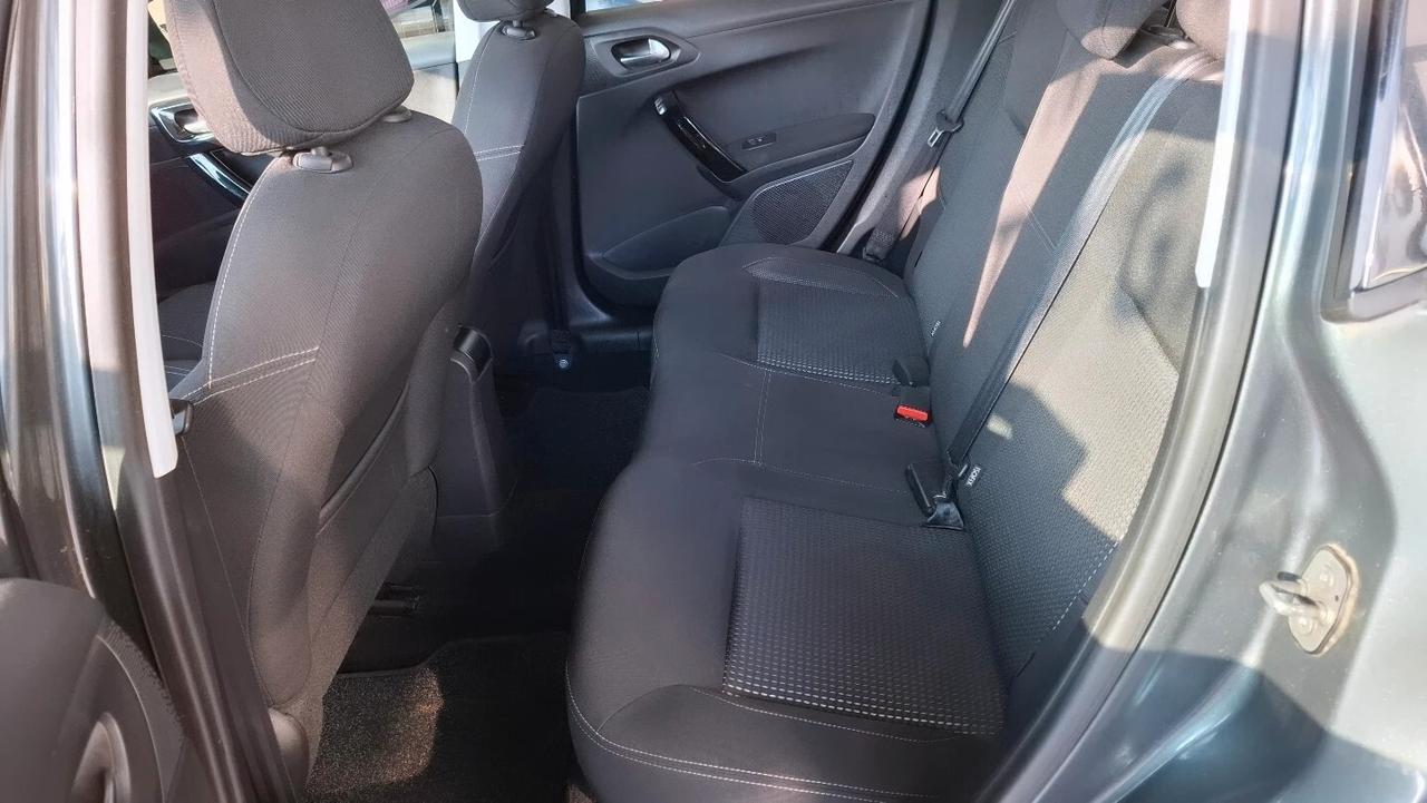 Peugeot 208 BlueHDi 100 5 porte Allure