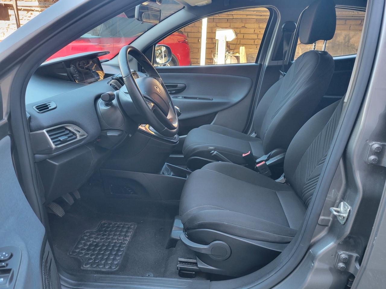 Lancia Ypsilon 1.0 Hybrid Gold 2023