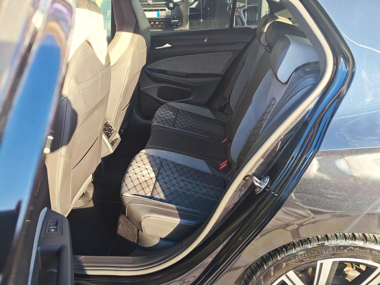 VOLKSWAGEN GOLF VIII 2.0 TDI 150 CV DSG SCR R-LINE