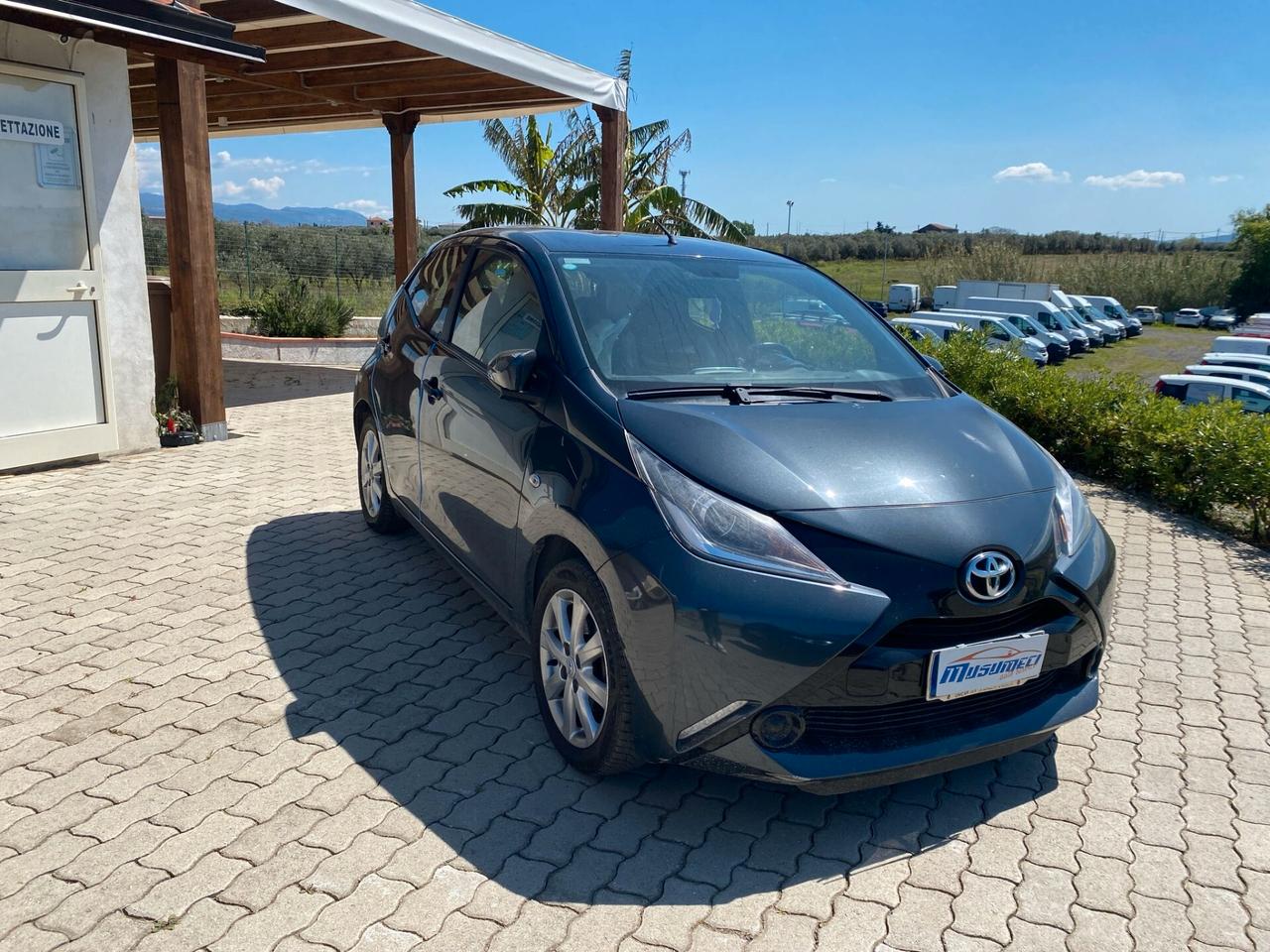 Toyota Aygo 1.0 VVT-i 69 CV 5 porte x-play TSS