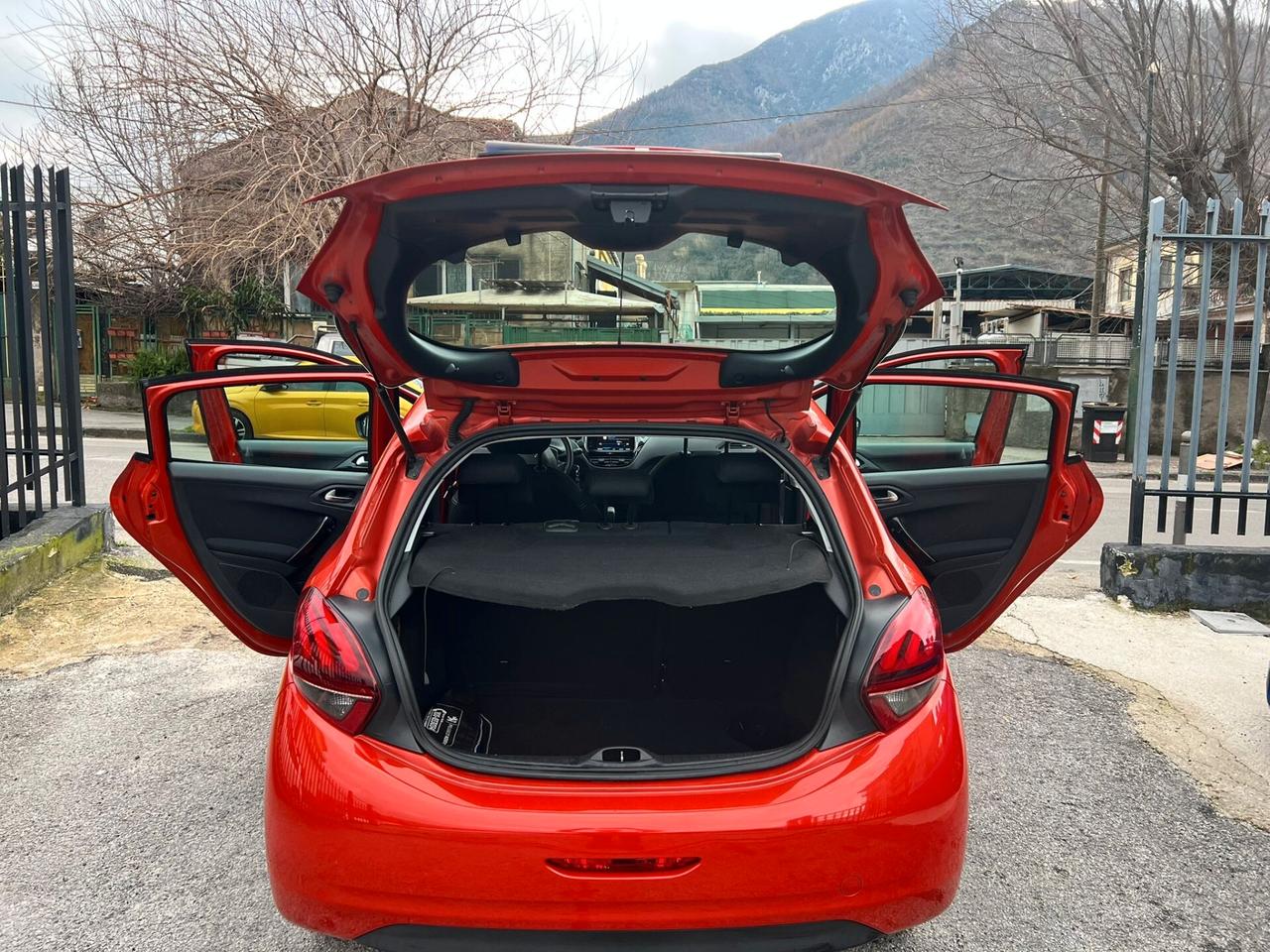 Peugeot 208 PureTech 82 5 porte Allure