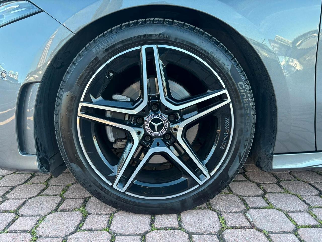 Mercedes-benz A 180 d Premium AMG Line Night