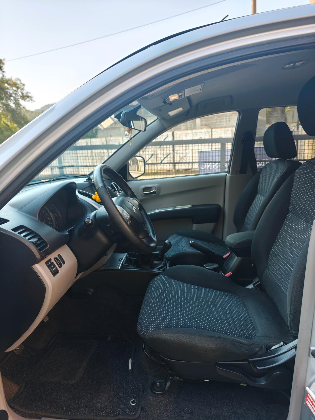 Mitsubishi L200 2.5 180cv 2012
