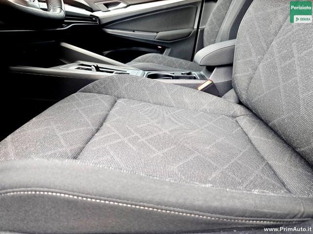 VOLKSWAGEN Golf 1.0 eTSI EVO DSG Life