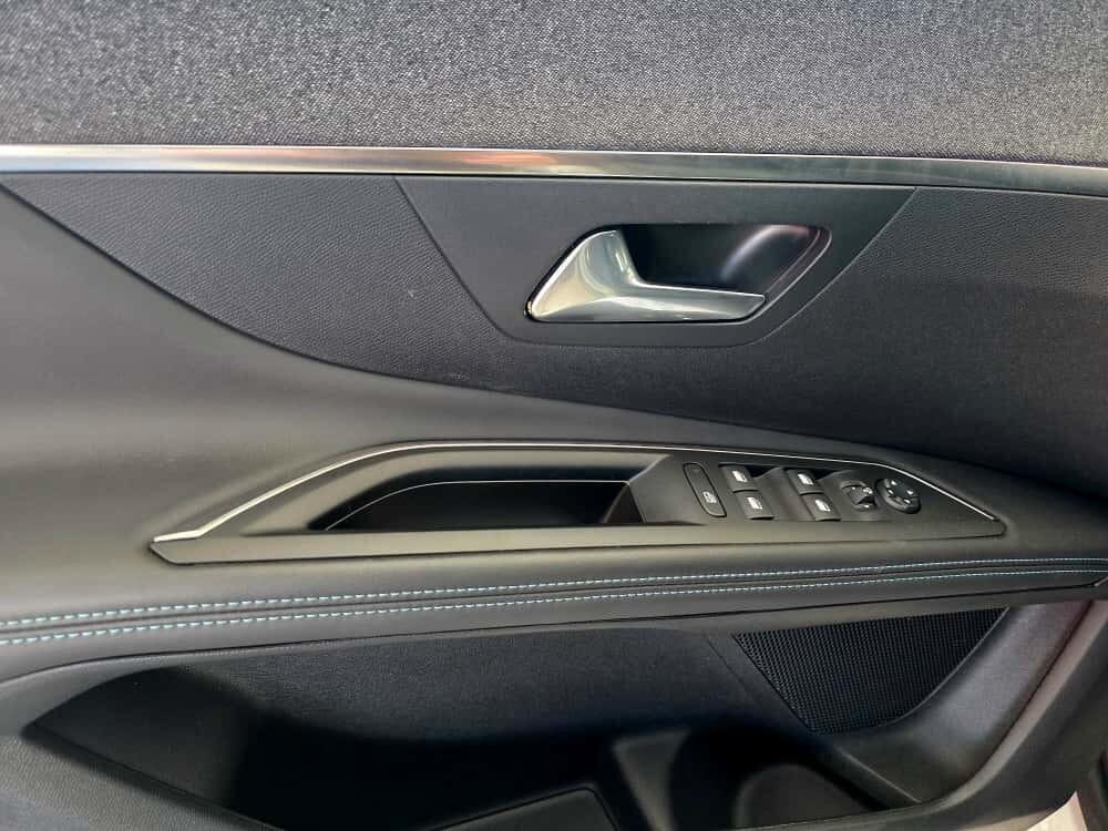 Peugeot 3008 1.5hdi 2023 EAT8 Allure