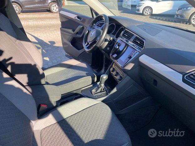 VOLKSWAGEN Tiguan 2.0 TDI 150 CV SCR DSG Eleganc