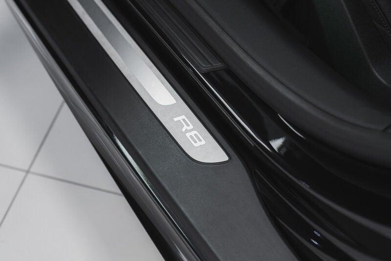 Audi R8 4.2 V8 IVA ESPOSTA