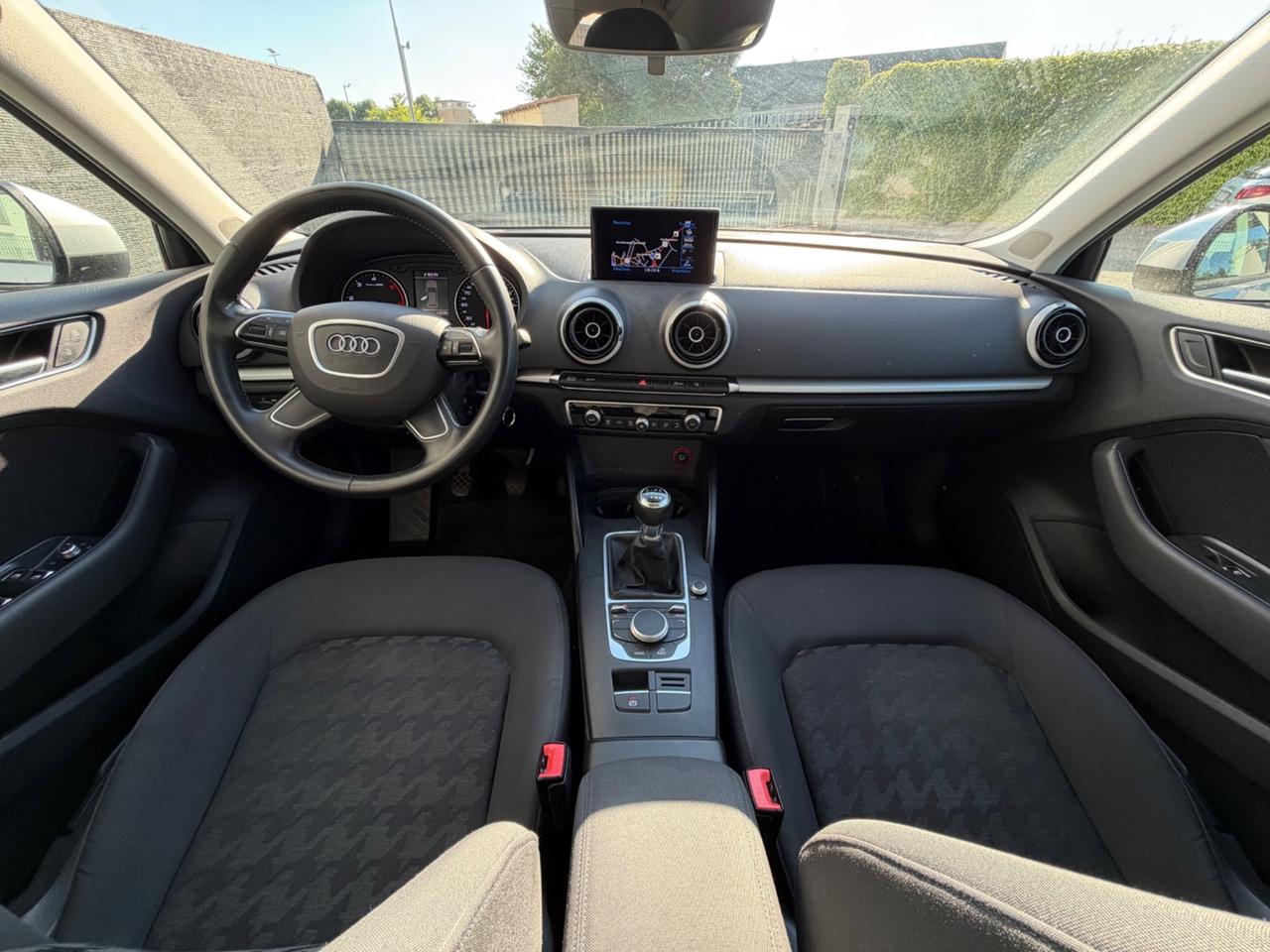 Audi A3 SPB 1.6 TDI ultra Attraction UNICO PROP