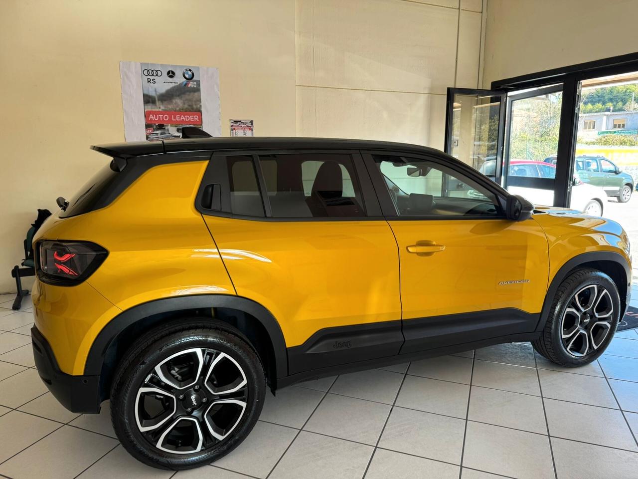 Jeep Avenger 1.2 Turbo 100 CV Summit