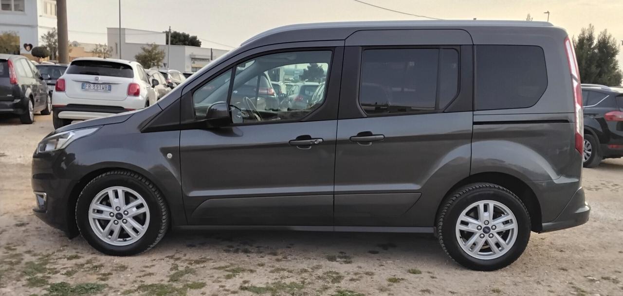 Ford Tourneo Connect 1.5 TDCi 120 CV Powershift Titanium