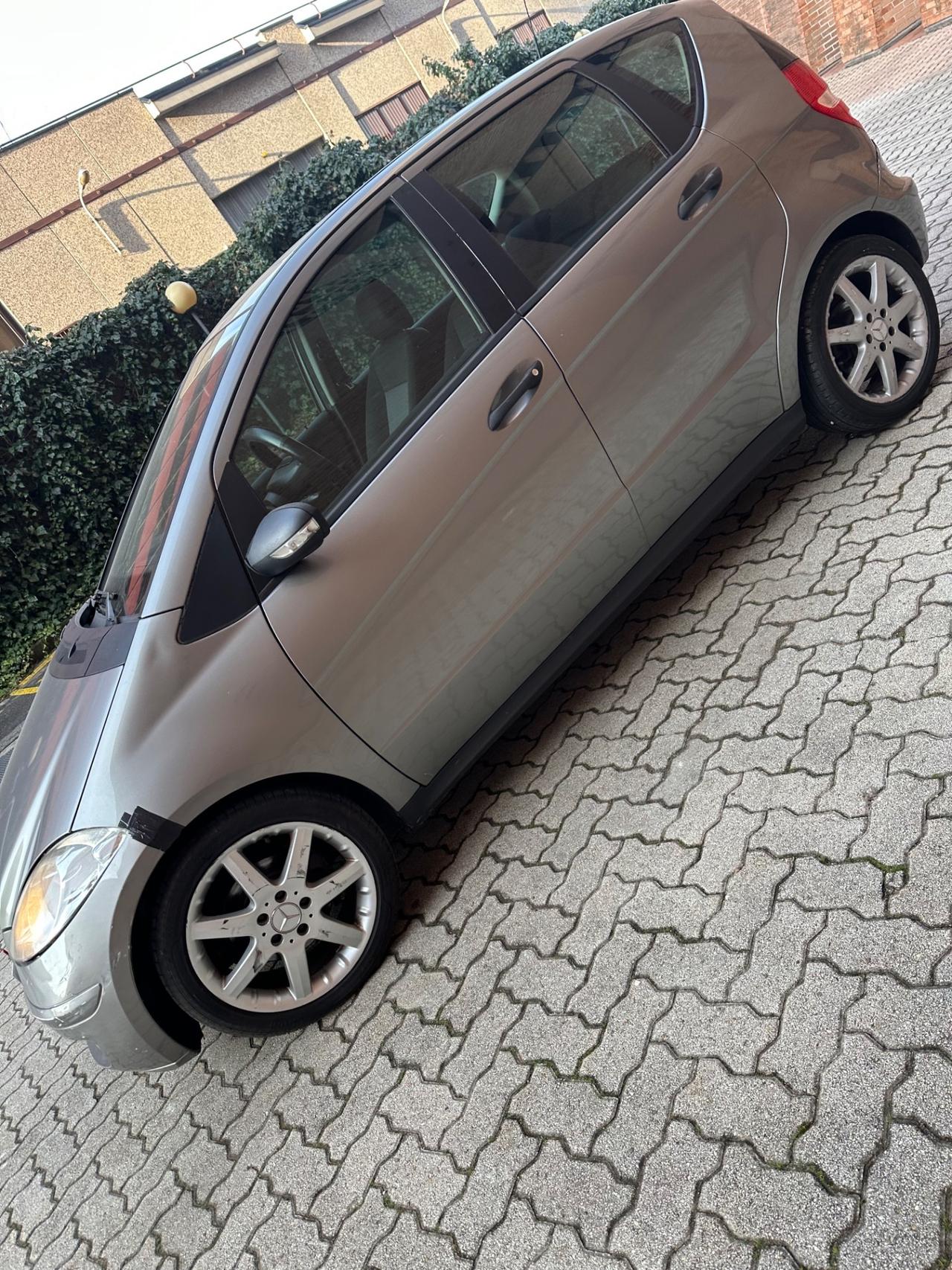 Mercedes-benz A 160 CDI BlueEFFICIENCY Elegance