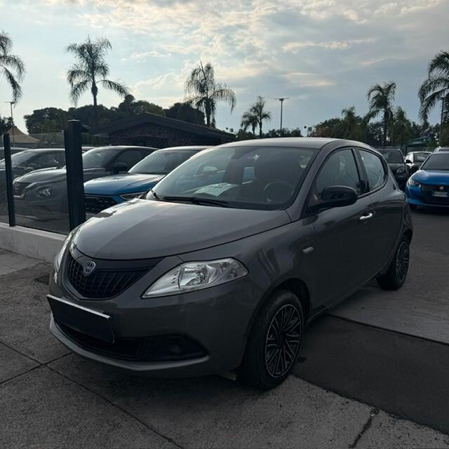 Lancia Ypsilon 1.0 FireFly 5 porte S&S Hybrid Alberta Ferretti