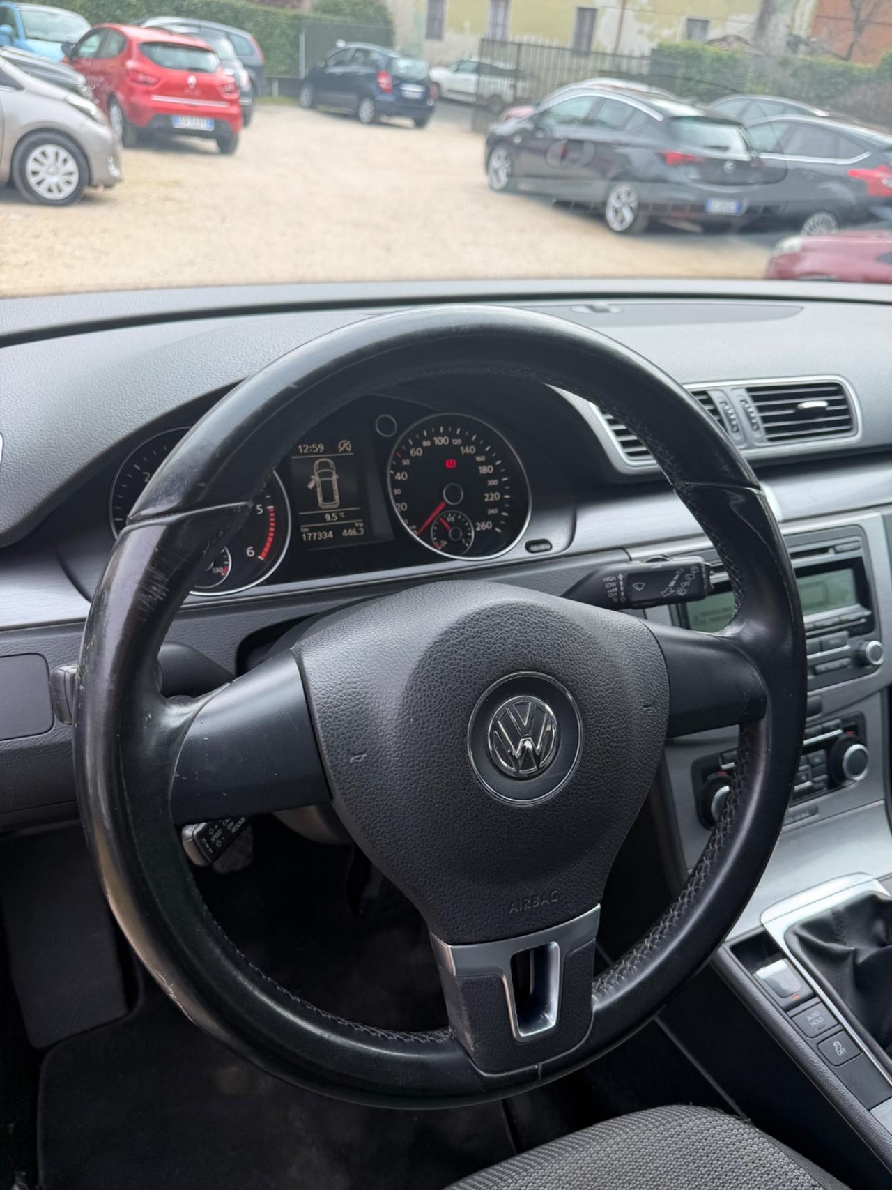 Volkswagen PASSAT VARIANT 1.6 TDI KMCERT GARANZ UNICOPR