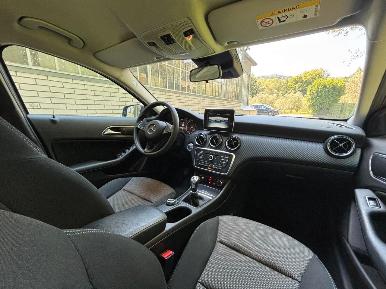 Mercedes-benz GLA 200 180 d Business