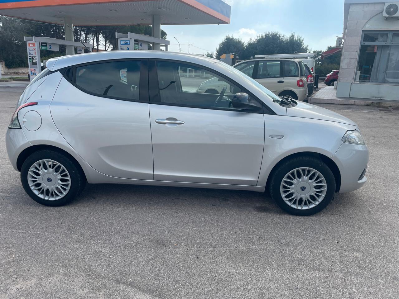 Lancia Ypsilon 1.2 69 CV 5 porte Silver