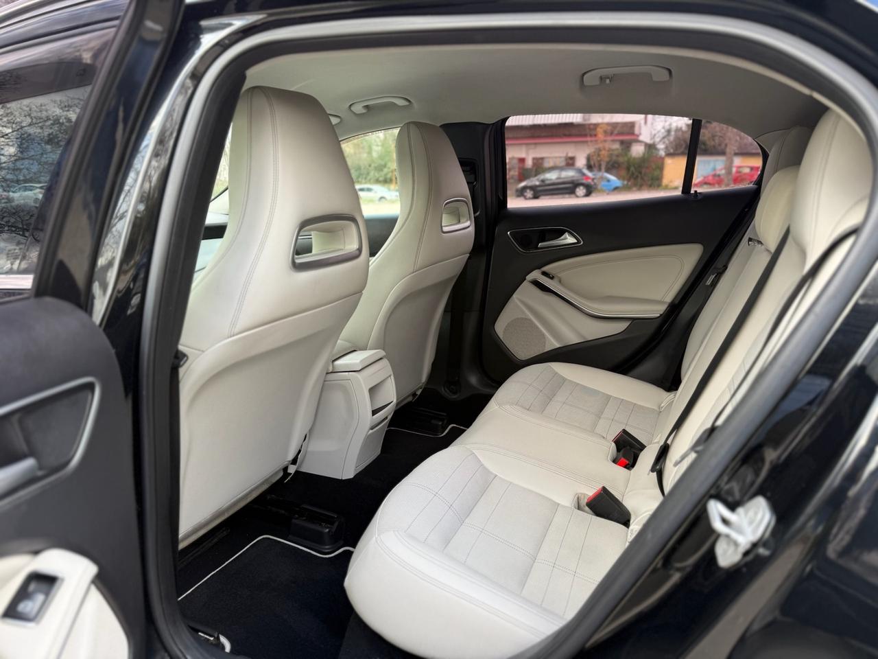 Mercedes-benz GLA 200 2.2 136cv Automatic 4Matic Premium 2015