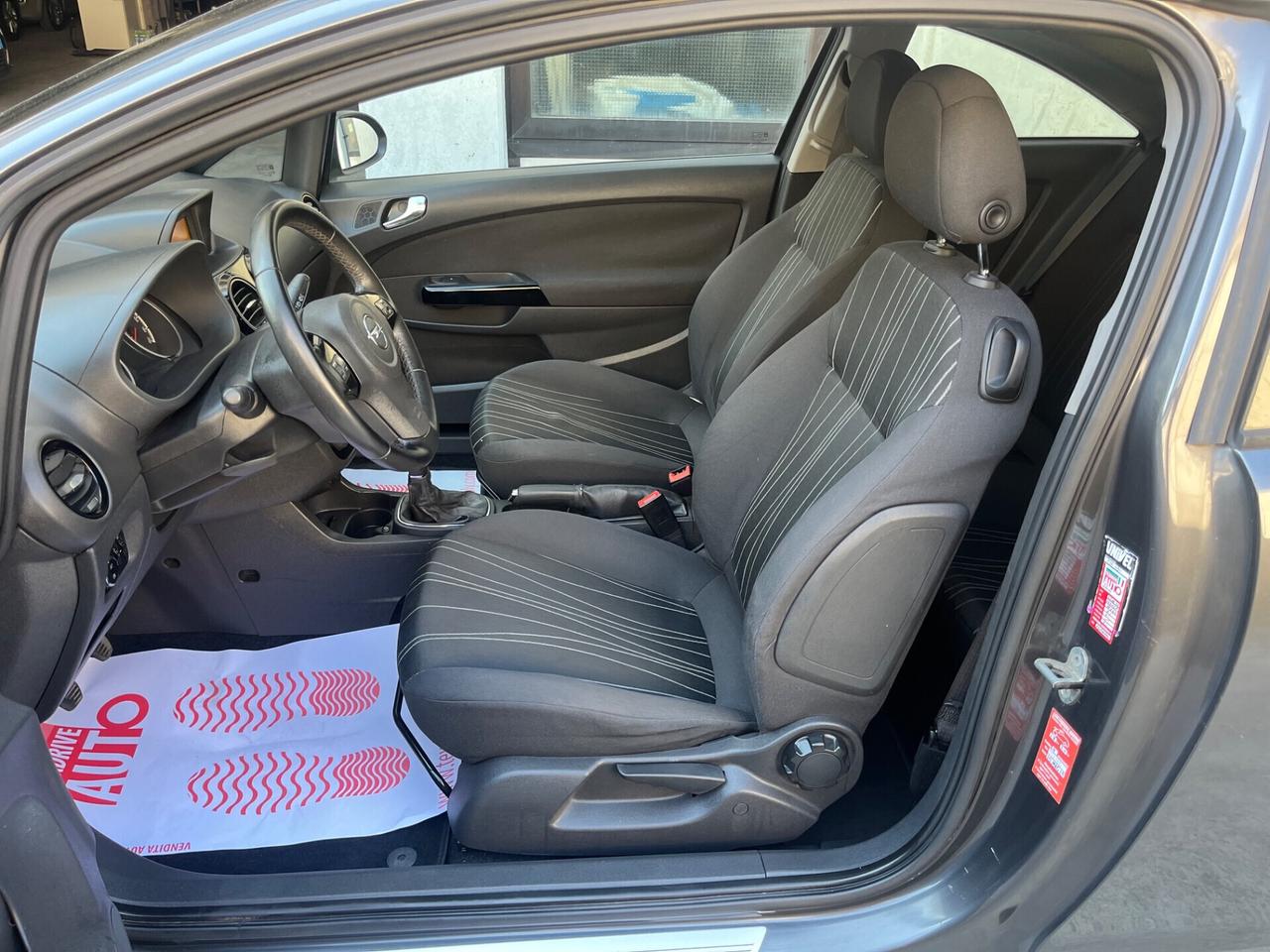 Opel Corsa 1.2 3 porte Sport