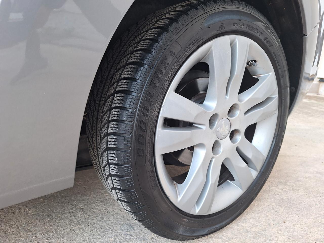 Peugeot 5008 1.6 HDi 115CV"7 POSTI" NAVI TETTO