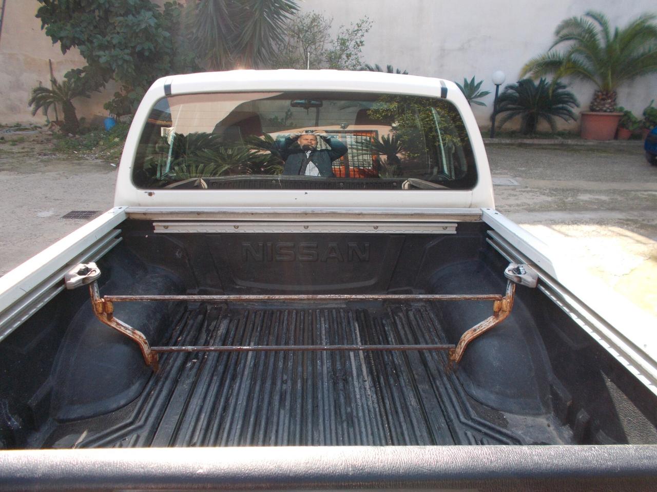 Nissan Navara 2.5 dCi 190CV 4 porte Double Cab LE