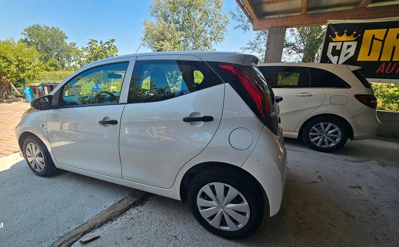 Toyota Aygo 1.0 VVT-i 72 CV 5 porte x-play