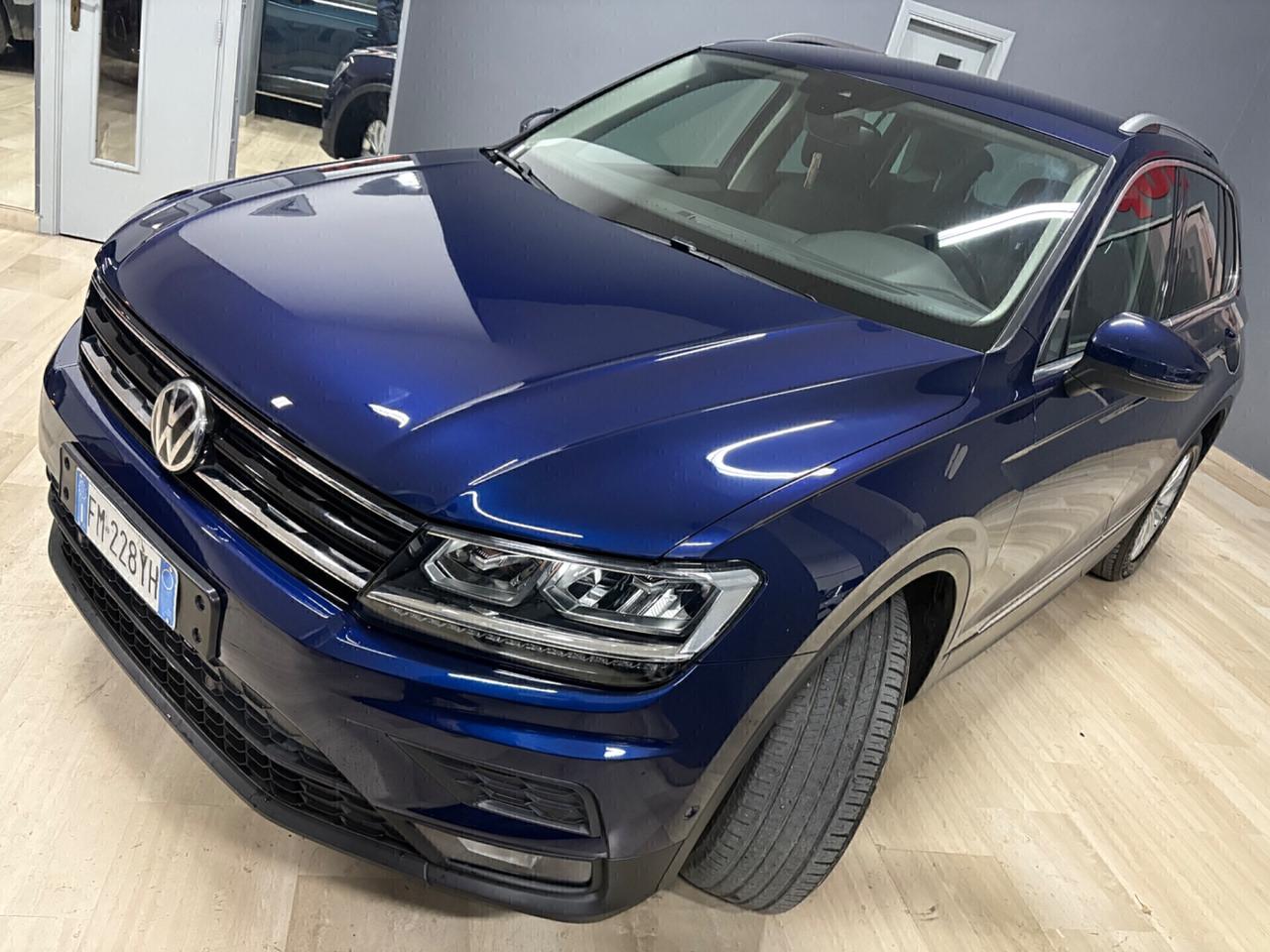 Volkswagen Tiguan 2.0 TDI DSG ** SPORT 4MOTION BMT