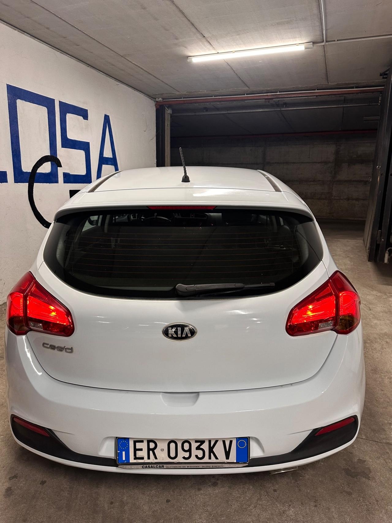 Kia Ceed cee'd 1.4 GPL 5 2013