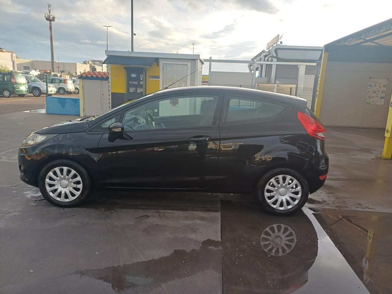 Ford Fiesta 1.4 TDCi 70CV 3 porte Titanium 2012
