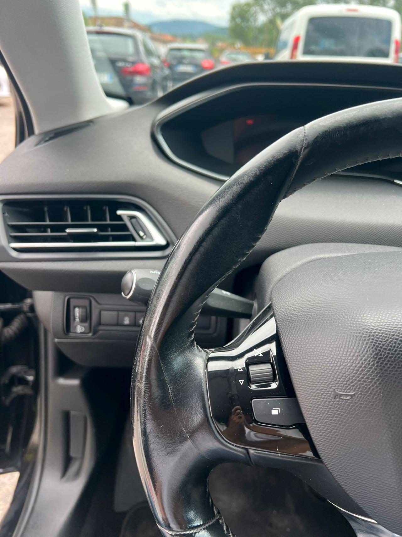 Peugeot 308 BlueHDi 130 S&S Allure