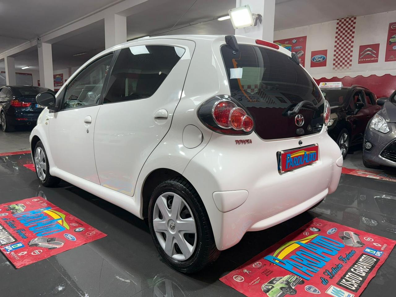 Toyota Aygo 1.0 68cv 5 porte Sol - 2011