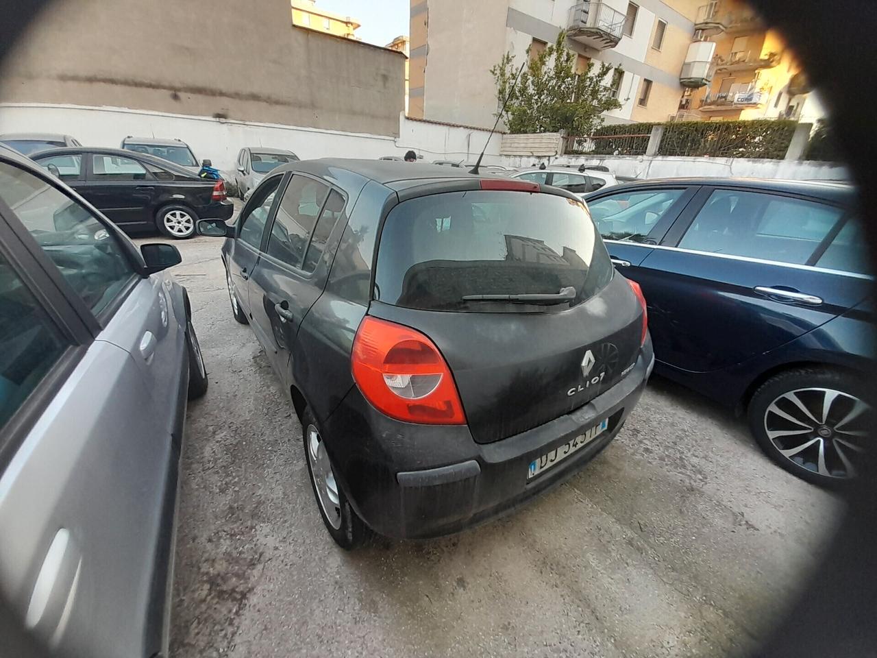 Renault Clio 1.2 16V 5 porte Le Iene