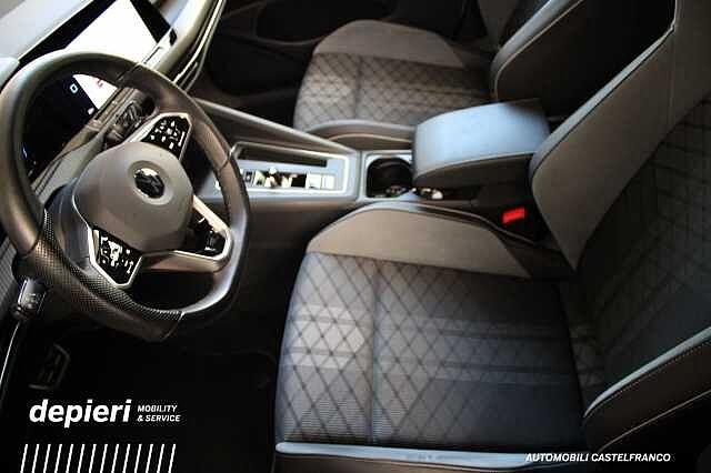 Volkswagen Golf 1.5 eTSI EVO DSG R-Line -MHEV