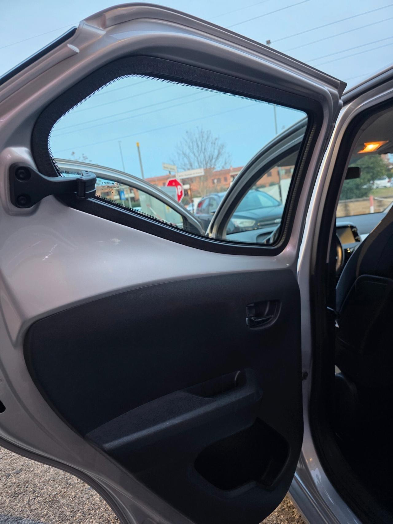 Toyota Aygo 1.0 VVT-i 69 CV 5 porte x-play