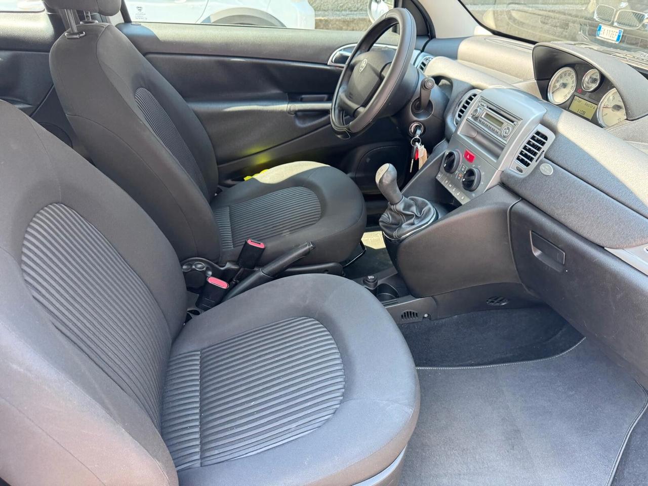 Lancia Ypsilon 1.3 MJT 75 CV Diva