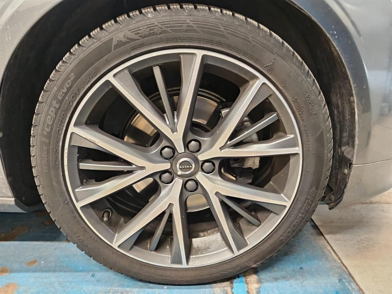 Volvo V90 D4 AWD Geartronic Momentum