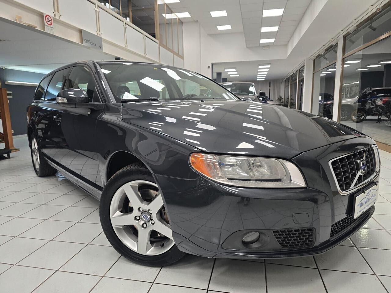 Volvo V70 2.4 d5 185 cv Momentum 2009