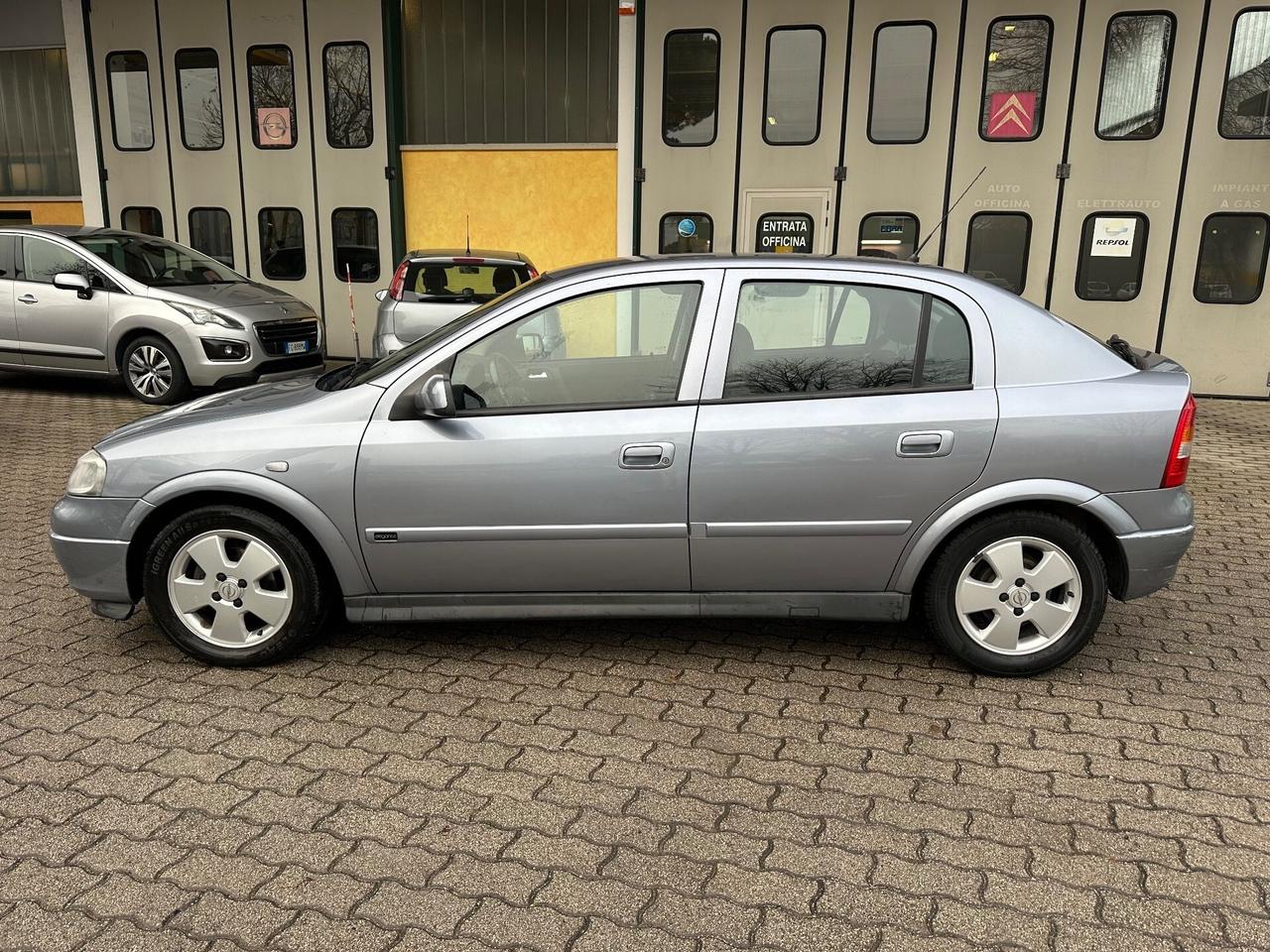 Opel Astra 1.6i 16V twin port cat 5 porte 'Njoy