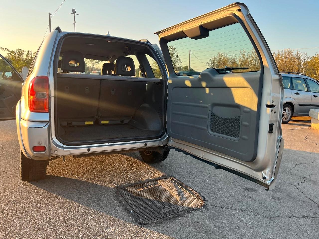 Toyota RAV 4 RAV4 2.0 Tdi D-4D cat 5 porte Sol